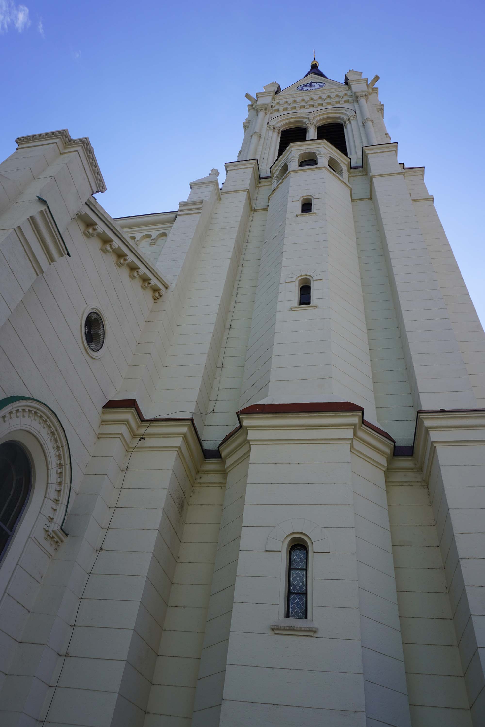 Blumentál - Farský kostol nanebovzatia Panny Márie